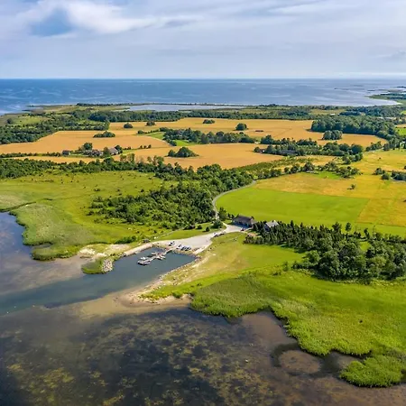 Mere Puhkemaja Holiday home *